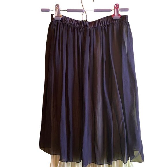 EUC Lapis black A Line skirt with green underlay - Picture 5 of 9